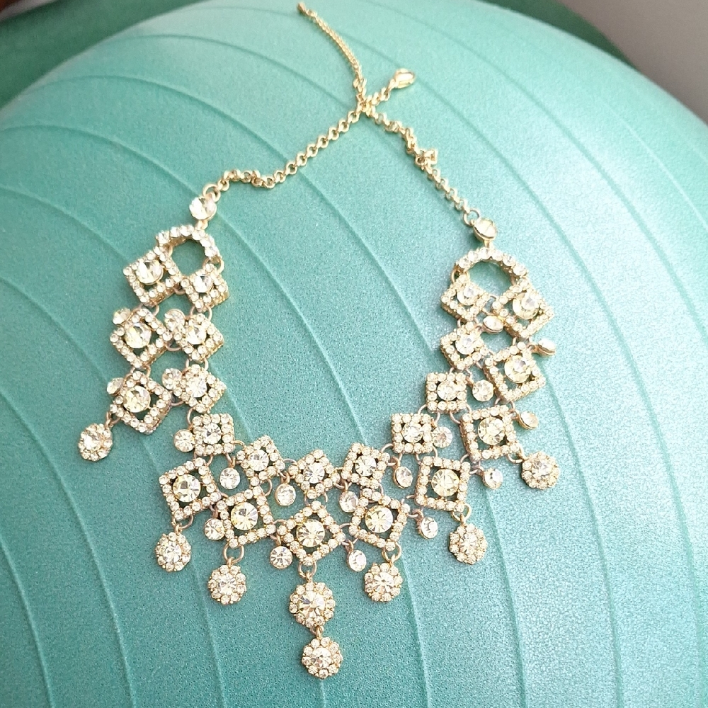 Gold Tone With Pale Yellow Stones Cascade Necklace, Fashion/costume Necklace
